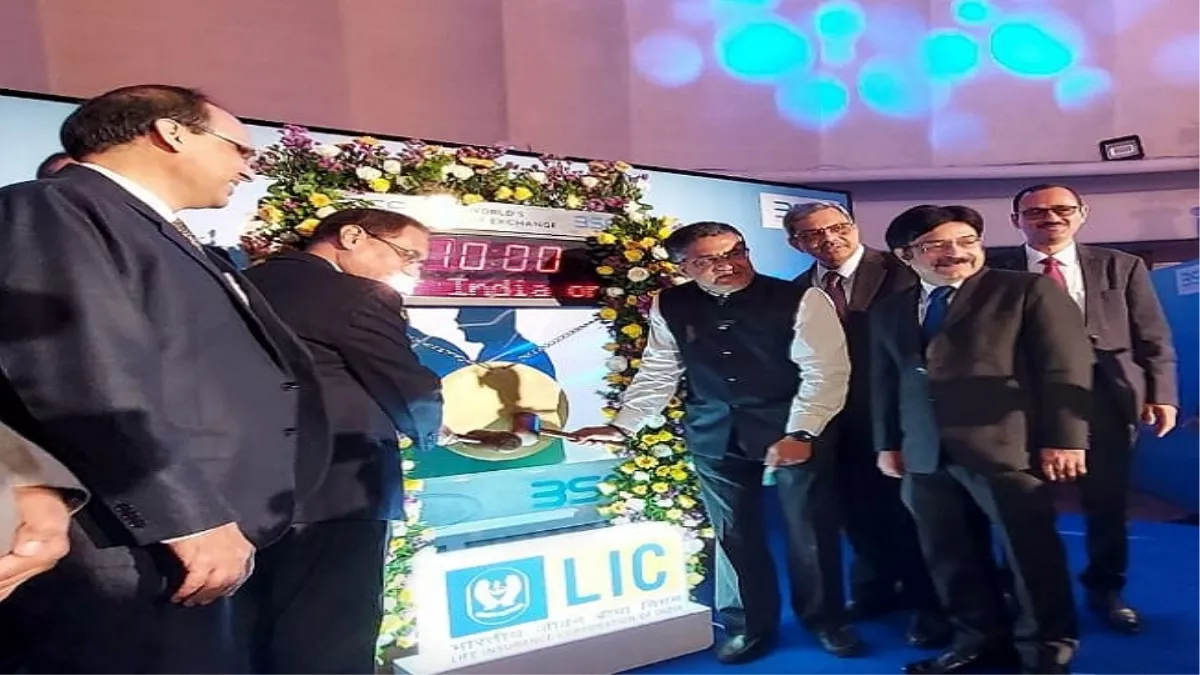 Business Hindi News Highlights : LIC स्‍टॉक होल्‍ड करने में होगा फायदा-दीपम