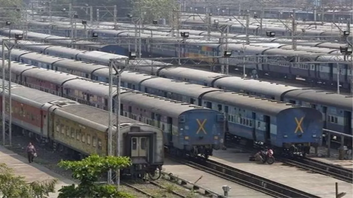 Eastern Railway Train Cancelled List : रेलवे ने 34 ट्रेनें दस दिन के लिए की निरस्त, देखें कैंसिल ट्रेनों की लिस्ट