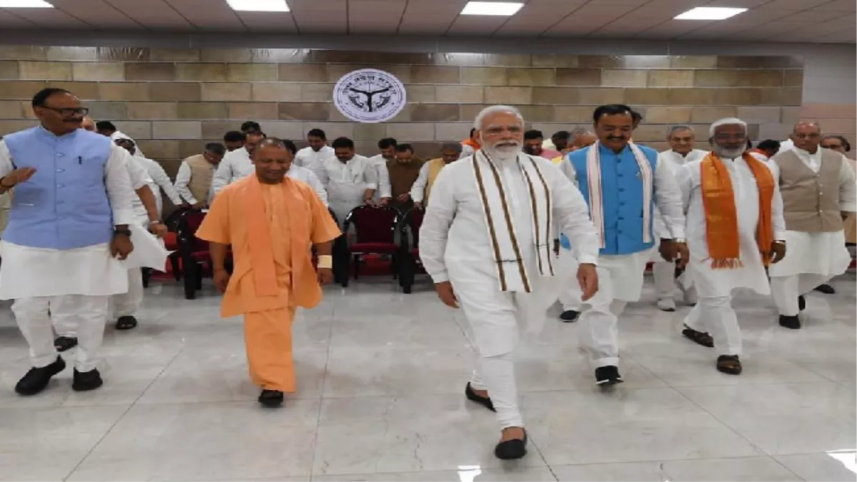 PM Modi Lucknow Visit: पीएम नरेन्द्र मोदी ने दूसरी बार किया सीएम योगी आदित्यनाथ के आवास पर रात्रिभोज