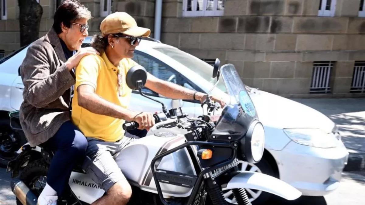 Amitabh Bachchan ने बिना हेलमेट बाइक राइड करने के विवाद पर दी सफाई, कहा- मैं बस मस्ती कर रहा था