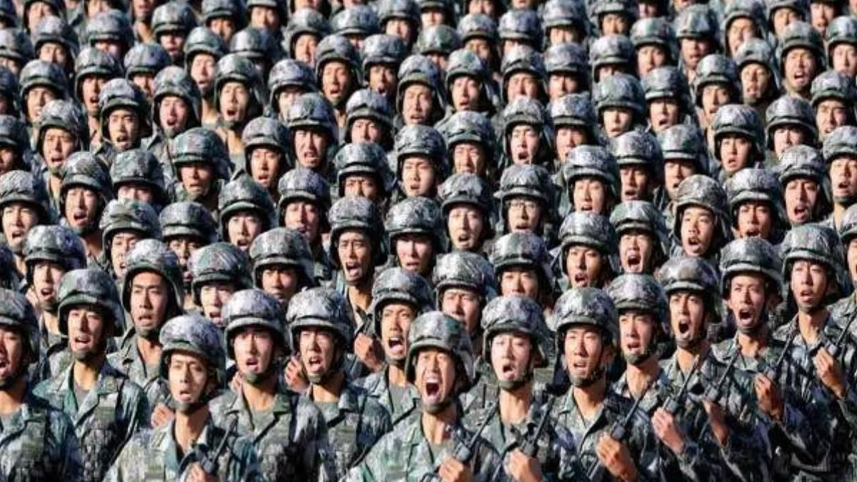 Chinese Army: चीन में कॉमेडी कंपनी पर लगा 20 लाख डॉलर का जुर्माना, कामेडियन ने उड़ाया था सेना का मजाक