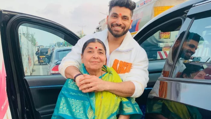 Khatron Ke Khiladi 13 Shiv Thakare Flirts With Foreigner in Cape Town Video Goes Viral/Instagram