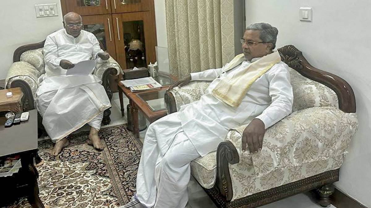 live karnataka new cm siddaramaiah or dk shivakumar meetings continues in delhi mallikarjun kharge rahul gandhi sonia gandhi decision karnataka politics hindi news lb