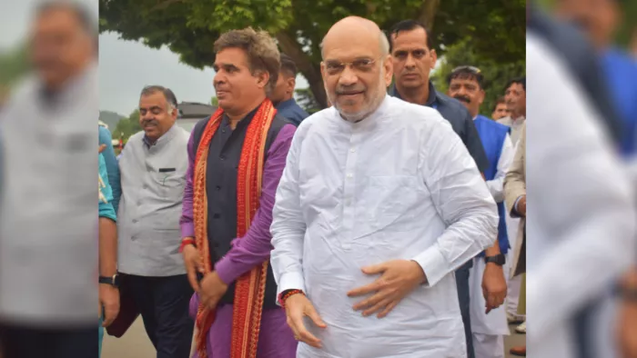 कश्मीर में शाह ने की स्थानीय सिखों से मुलाकात, चुनाव से पहले जाना घाटी का हालचाल