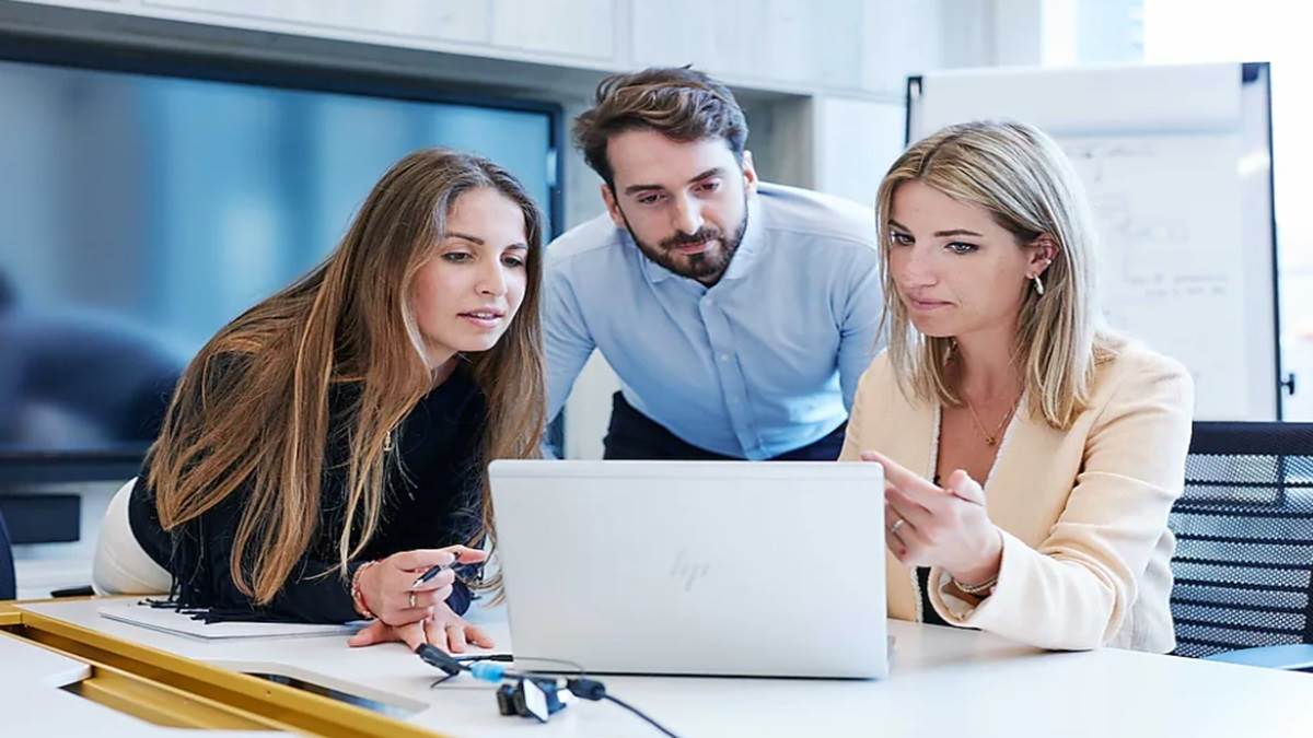 परफॉर्मेंस के महाराजा और बैकअप के बादशाह हैं ये Top Laptop, लेने की योजना है तो 70000 से कम में करें ऑर्डर