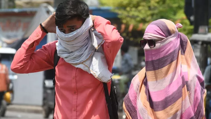यूपी में गर्मी ने लोगों का हाल बेहाल कर रखा है। जागरण