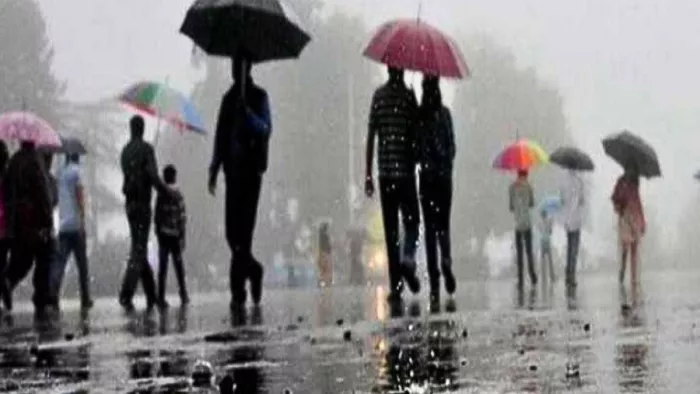 जम्मू कश्मीर में बारिश होने से गर्मी से मिली राहत (फाइल फोटो)