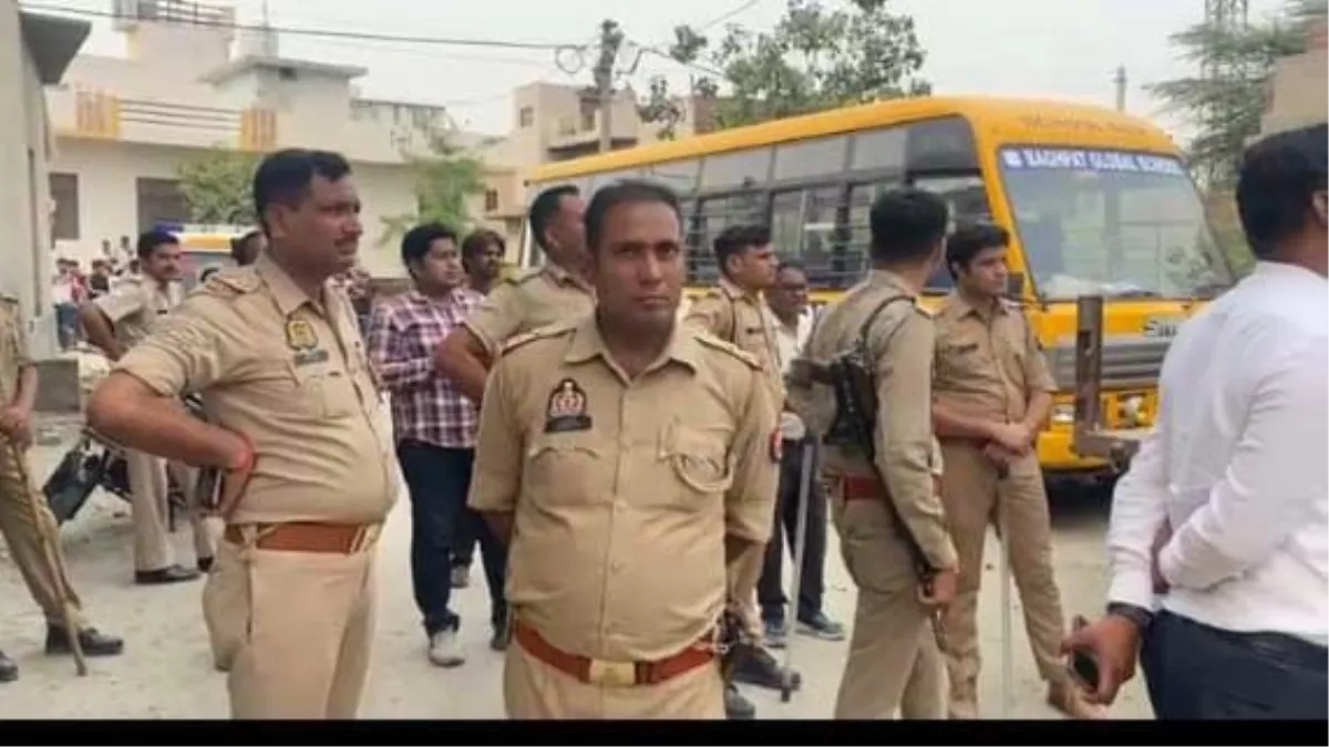 Bagpat News: बागपत में राहुल खट्टा की मां का मकान ध्वस्त, स्थगन आदेश भी बेअसर!