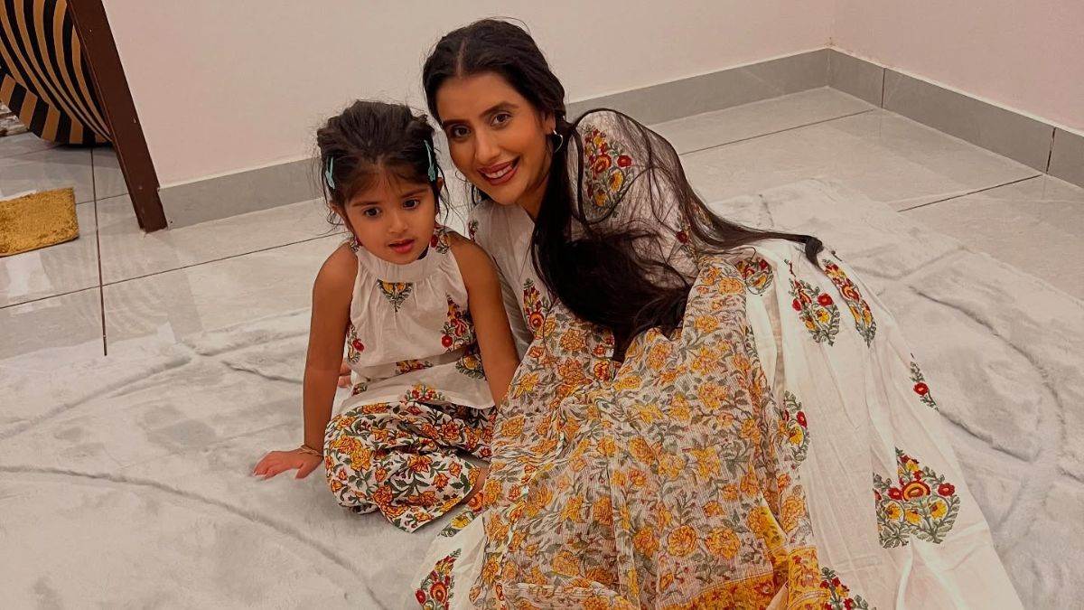 https://www.jagranimages.com/images/newimg/17052025/17_05_2025-charu_asopa_instagram_23940163.jpg