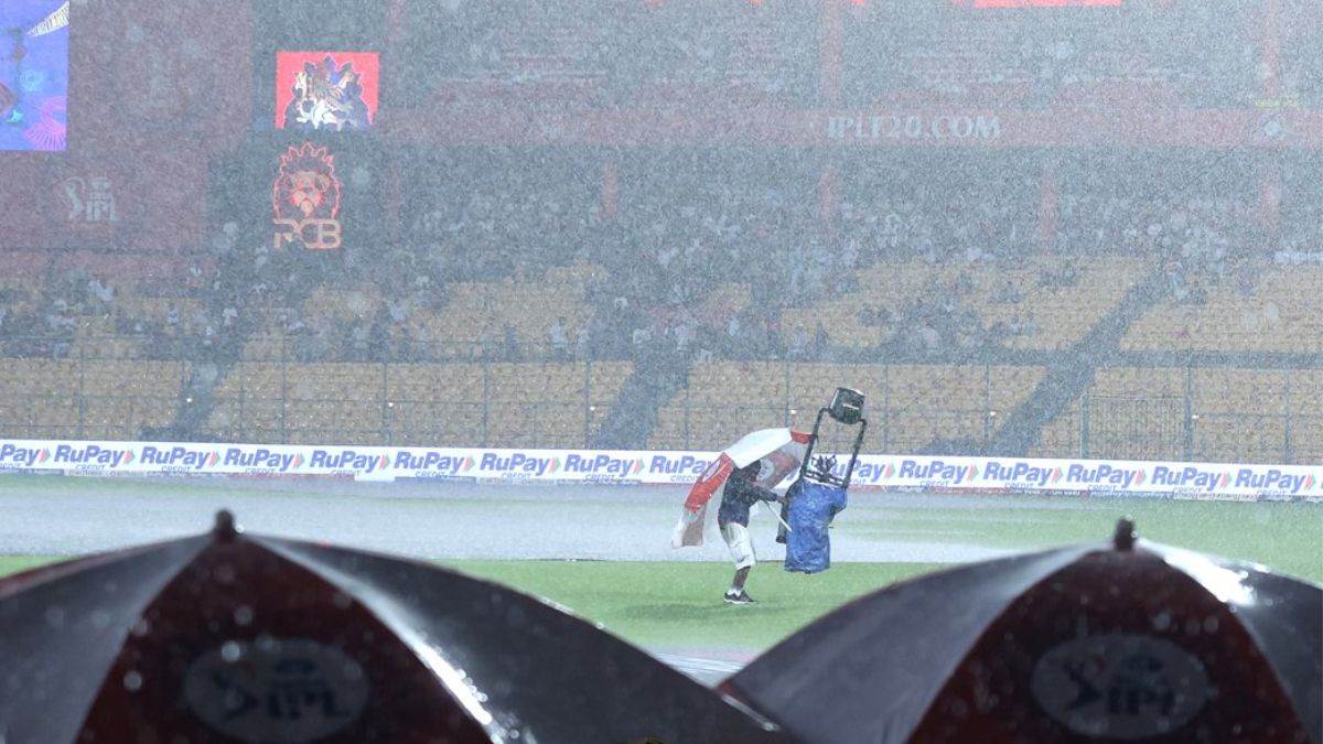 https://www.jagranimages.com/images/newimg/17052025/17_05_2025-rain_rcb_23939972_194136198.jpg