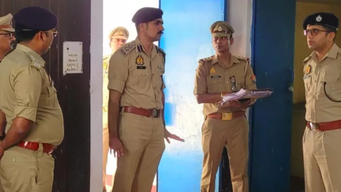 पीलीभीत पुलिस लाइन परिसर में प्रशिक्षण संबंधी तैयारियां का जायजा लेते पुलिस अधीक्षक अभिषेक यादव। मीडिया सेल