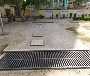 जिन सड़कों पर जलभराव अधिक होता है, वहां रेन वाटर हार्वेस्टिंग सिस्टम लगाने का निर्णय लिया गया है।