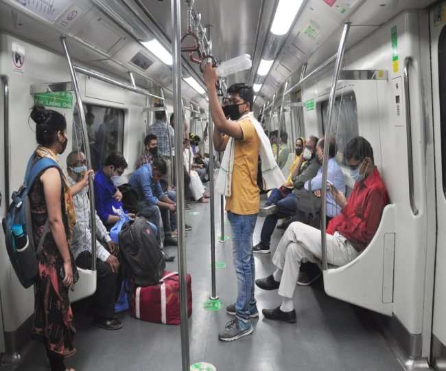 ग्रीन लाइन पर मेट्रो परिचालन के समय में बदलाव किया है।