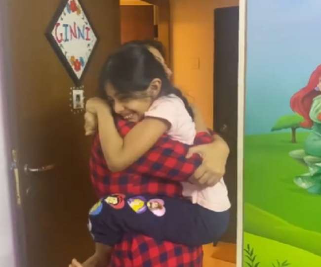 juhi parmar meets daughter samairra after two months watch emotional reunion