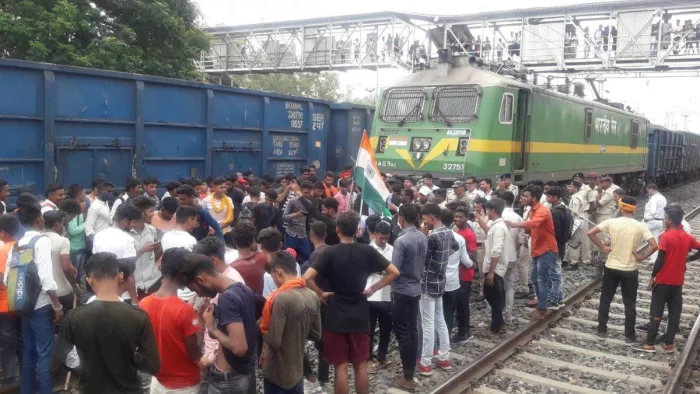 Agneepath Scheme Protest in Rajasthan: अग्निपथ योजना के विरोध में राजस्थान में लगातार तीसरे दिन विरोध प्रदर्शन हुआ