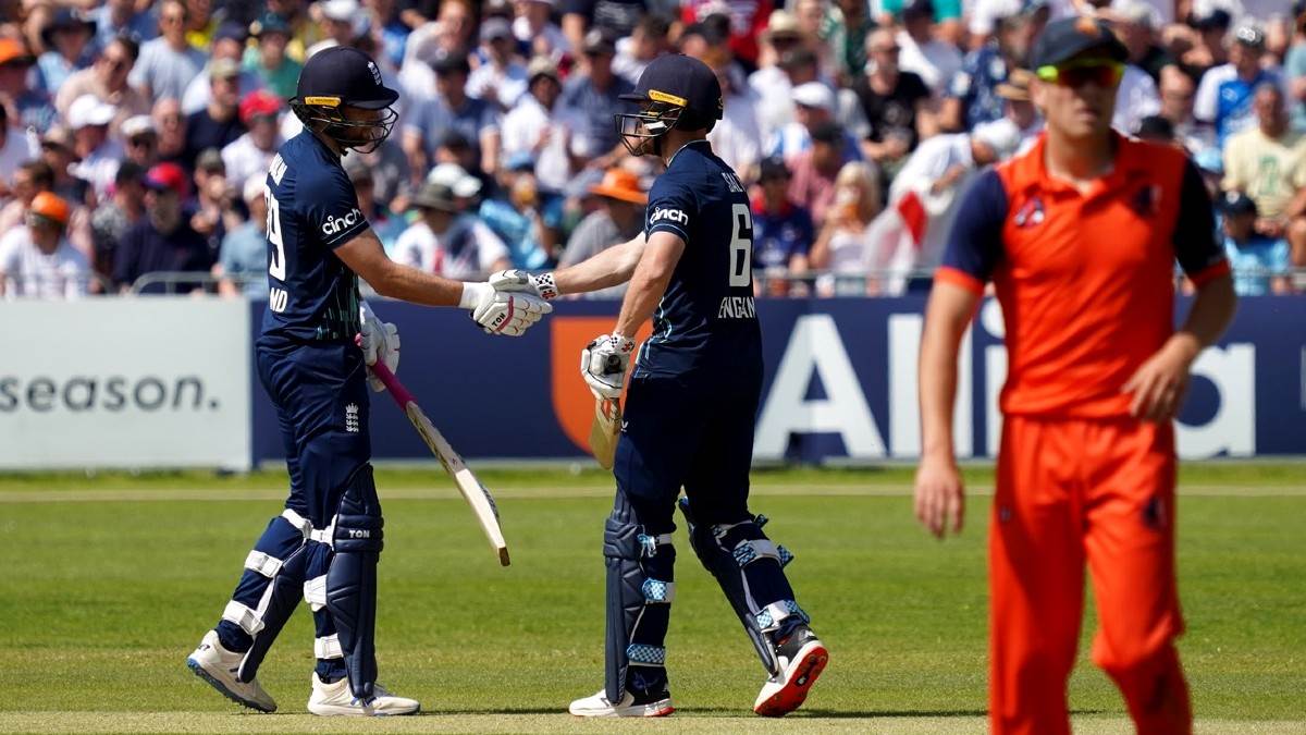 https://www.jagranimages.com/images/newimg/17062022/17_06_2022-dawid_malan_and_phil_salt_1200_22813821.jpg