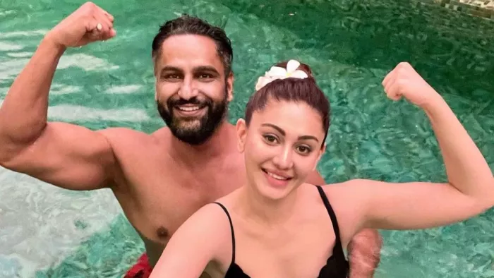 Shefali Jariwala reacts on trolls as she posted pictures with hubby- Photo Credit Instagram