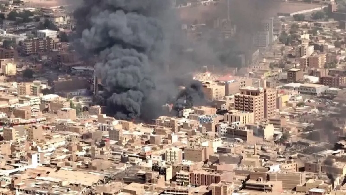 Sudan Air Strike राजधानी खार्तूम में हुए हवाई हमले में पांच बच्चों सहित 17  की मौत 25 घर क्षतिग्रस्त - 17 people including five children were killed in  an air strike says Sudanese health ...