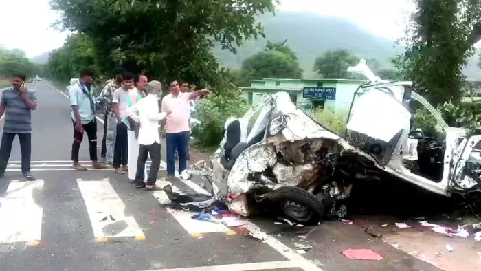 पश्चिम ओडिशा के नुआपाड़ा में हुआ भीषण हादसा।