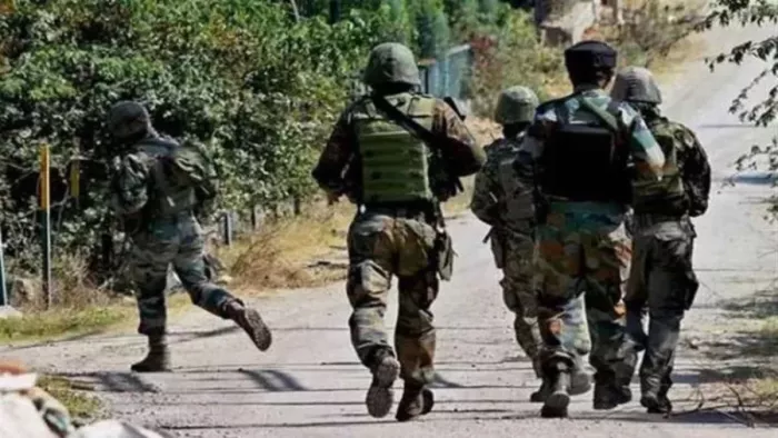 Jammu Kashmir News: पकड़ा गया हिजबुल का आतंकी।