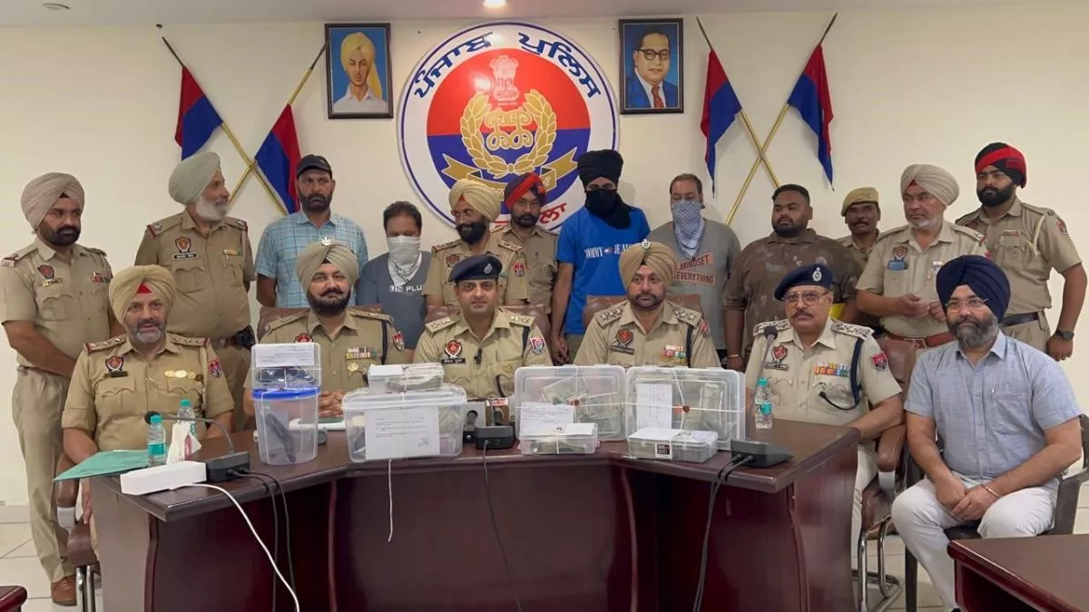 कपूरथला-फगवाड़ा लूट कांड के दो आरोपी गिरफ्तार,  28.67 लाख रुपये और दो पिस्तौल बरामद