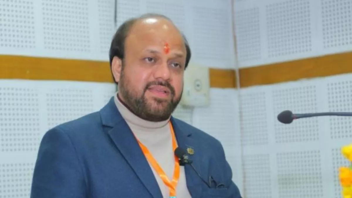 Agra News: कौन हैं डॉक्टर मुकेश अग्रवाल ? जिन्हें आगरा में दूसरी बार बनाया गया मंडलीय संयुक्त शिक्षा निदेशक