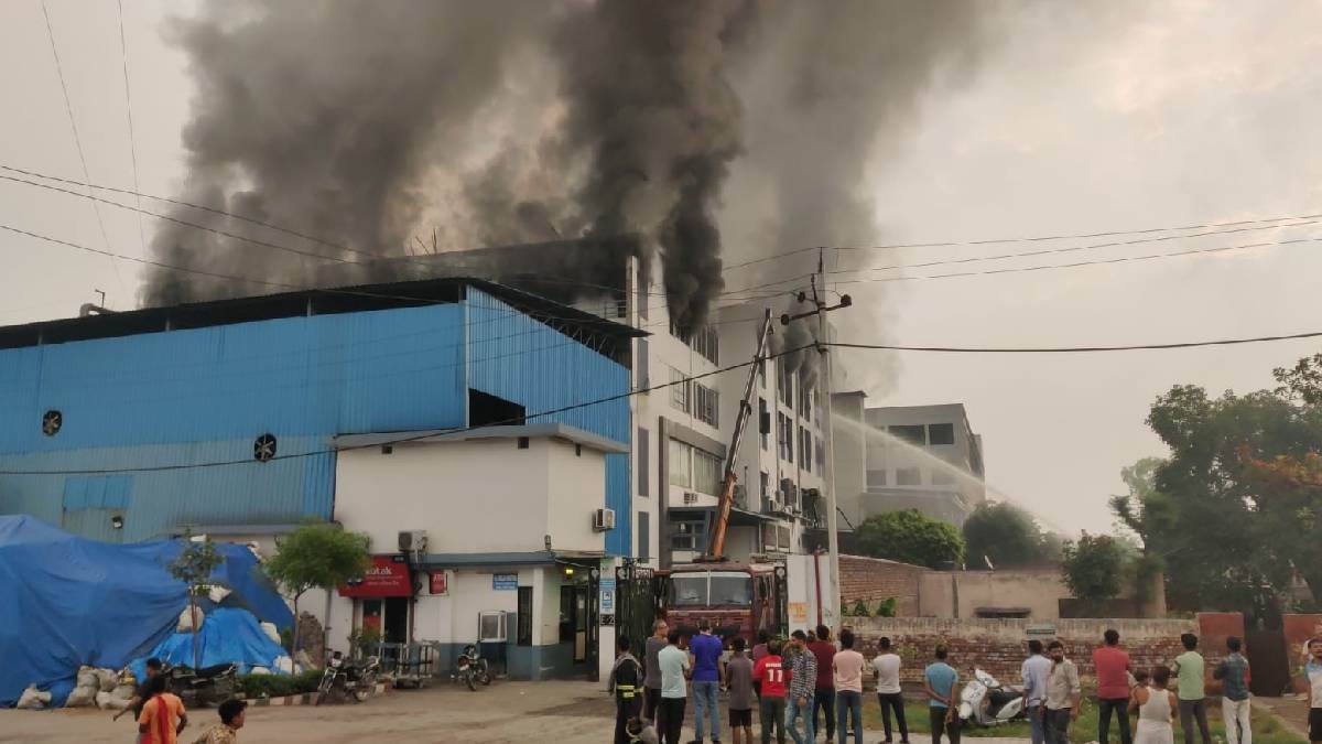 panipat fire incident huge fire at raj woolen industry huge losses estimated