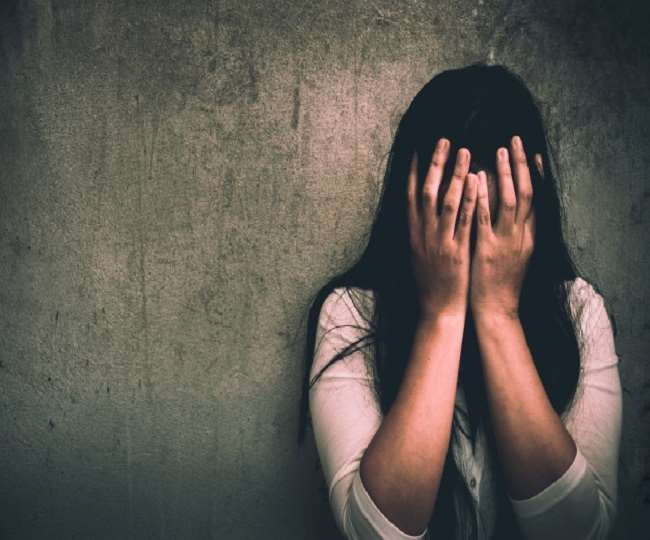 छोटे बच्चे ज्यादा होते हैं ऐस्ट्राफोबिया के शिकार, जानें-इसके लक्षण और बचाव के उपाय - Know What Is Astraphobia And The Symptoms And Treatment Of Astraphobia छोटे बच्चे ज्यादा होते हैं ऐस्ट्राफोबिया के शिकार, जानें-इसके लक्षण और बचाव के उपाय - Know What Is Astraphobia And The Symptoms And Treatment Of Astraphobia