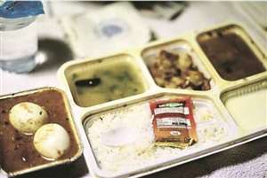 बासी खाना बेचने के चलते 50 हजार रुपए का जुर्माना