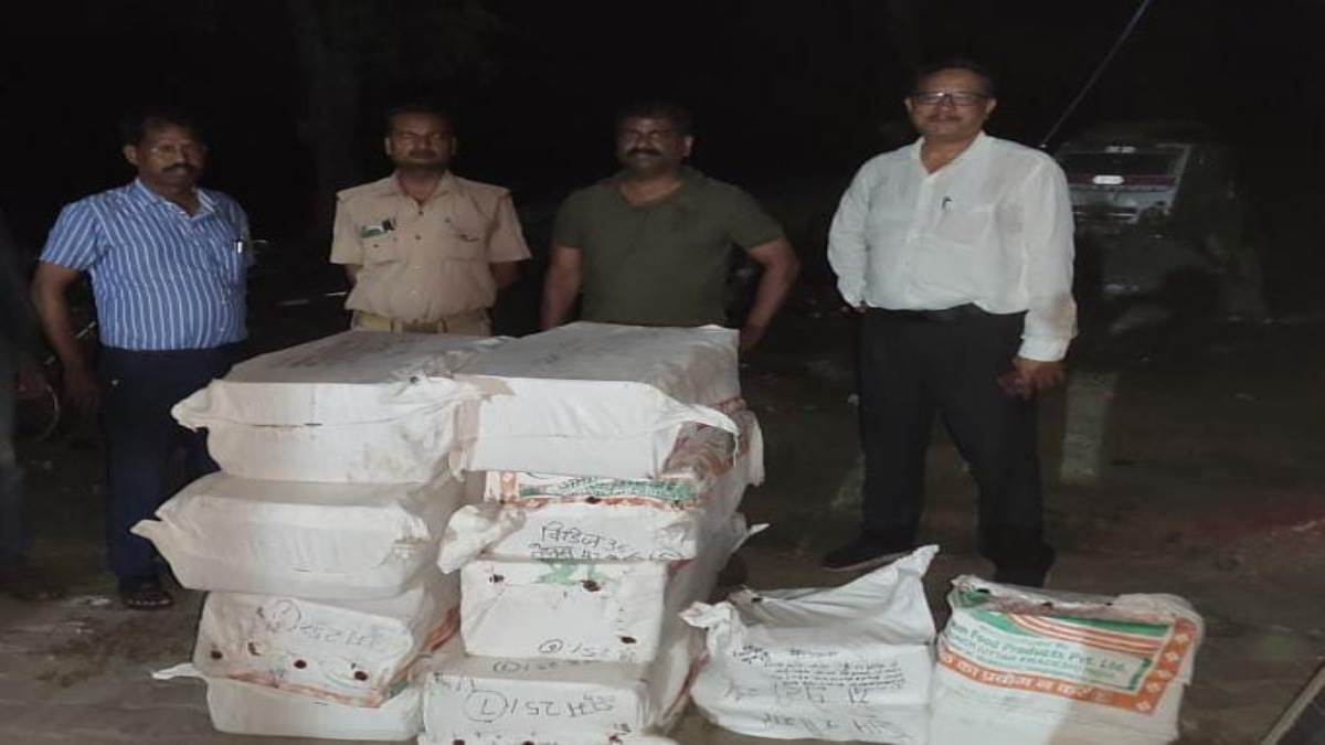 the business of adulterated liquor was going on in the government shop in bahraich the accused arrested