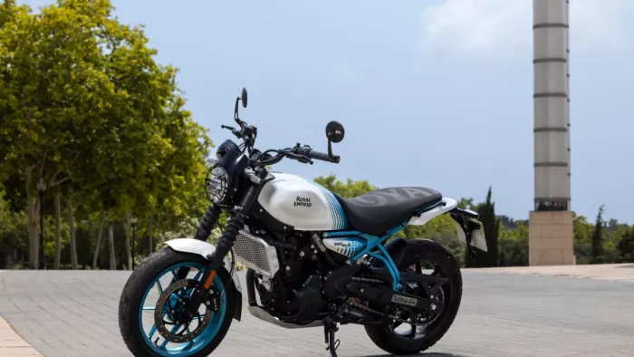 Royal Enfield की ओर से Guerrilla 450 बाइक को भारतीय बाजार में लॉन्च किया गया है।