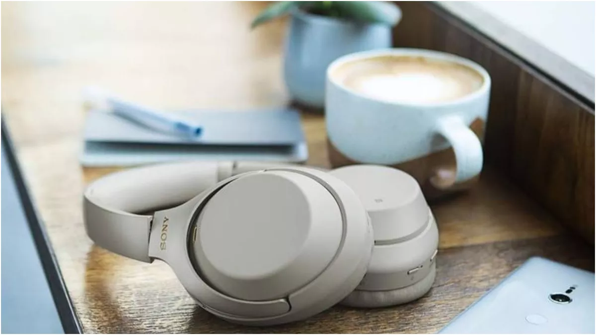 म्यूजिक लवर्स हो जाएंगे इन Sony Headphones के दीवाने, 3 मिनट में चार्ज कर मिलेगा 5 घंटे तक का प्लेबैक