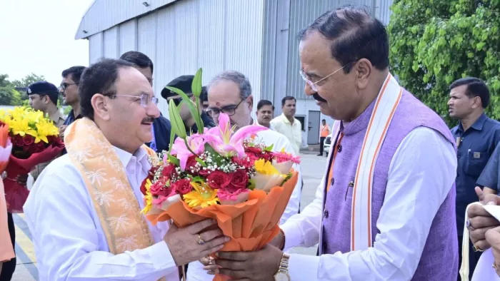 भाजपा अध्यक्ष जेपी नड्डा का स्वागत करते यूपी के उपमुख्यमंत्री केशव प्रसाद मौर्य।- फाइल फोटो (सोशल मीडिया)