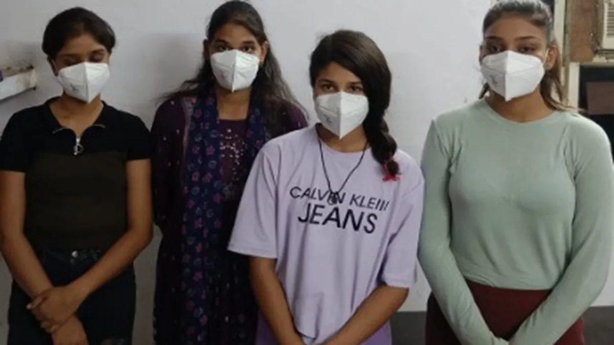 Noida: YouTube चैनल के सहारे युवाओं को फंसाता गैंग, फिर शुरू करते रुला देने वाला खेल; चार लड़कियों सहित सात गिरफ्तार