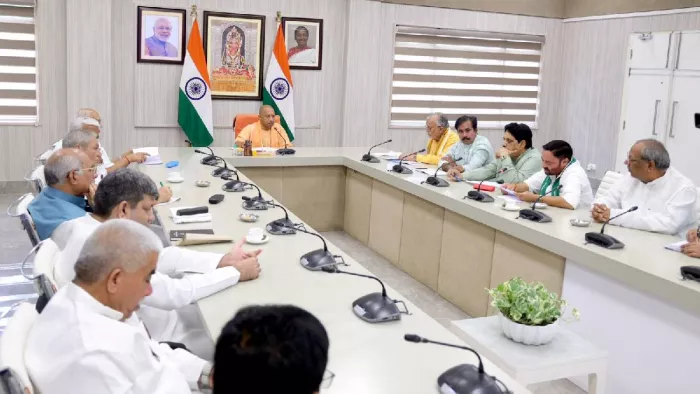 मुख्यमंत्री ने उपचुनाव को लेकर मंत्रियों को दिए निर्देश