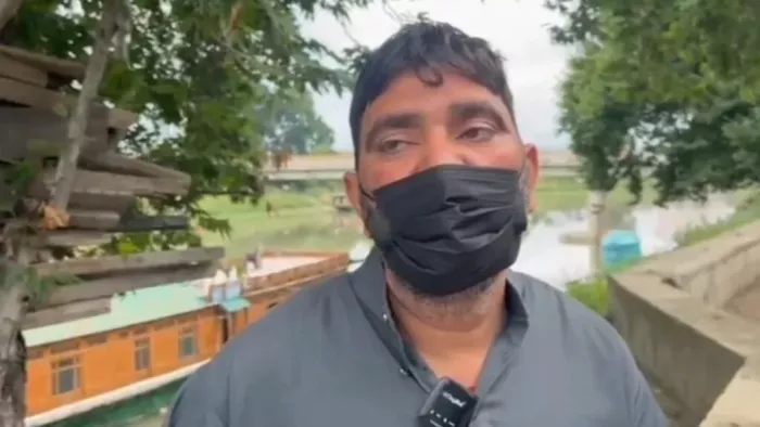 यह मामला वायरल वीडियो के माध्यम से सामने आया है।
