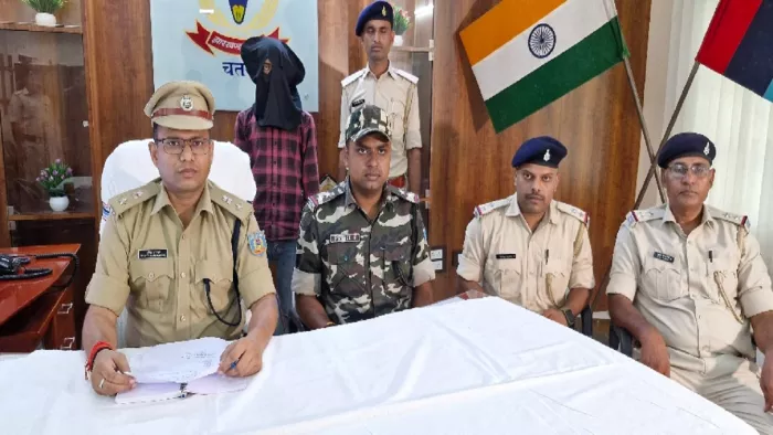 चोरी के कंप्यूटर सेट के साथ एक चोर को गिरफ्तार कर लिया गया है।