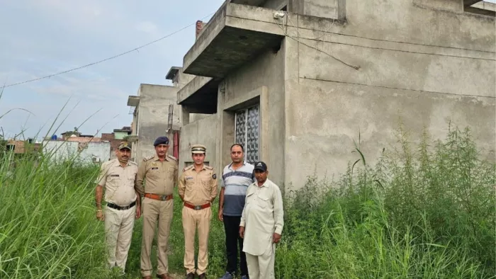 नूरपुर पुलिस की ओर से जब्त की गई नशा तस्कर की संपत्ति।