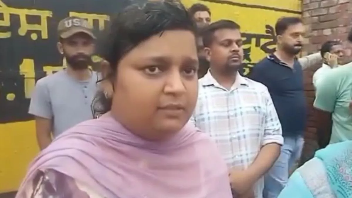 पंजाब में महिला यात्री ने कंडक्टर को जड़ा थप्पड़, छोटी सी बात पर हुआ था विवाद; गुस्साए बस ड्राइवरों ने किया चक्का जाम