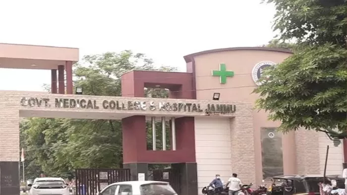 जीएमसी जम्मू में रेजीडेंट डॉक्टरों की हड़ताल जारी है। फाइल फोटो