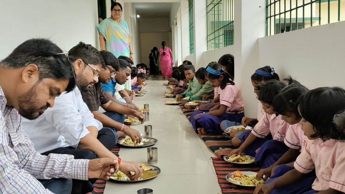 officers to share mid day meal with students for quality check in hazaribagh