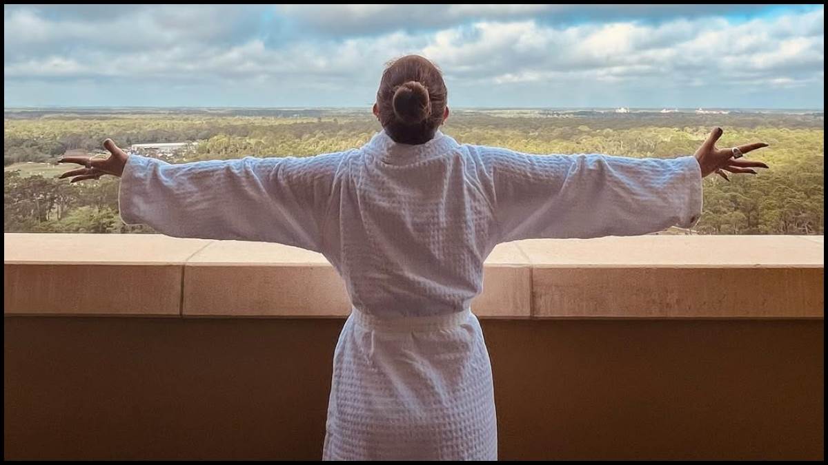 https://www.jagranimages.com/images/newimg/17072025/17_07_2025-jennifer_lopez_on_her_fifth_marriage_23986751.jpg