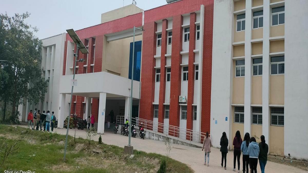 https://www.jagranimages.com/images/newimg/17072025/17_07_2025-motihari_college_on_engineering_23987011.jpg
