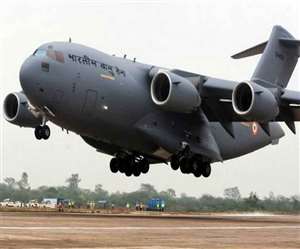 अफगानिस्तान से भारतीय अधिकारियों को वायुसेना के C-17 से लाया जा रहा है।