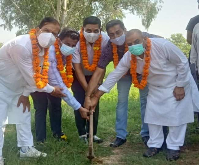 mayor kicks off the work of conservation of the pond in ward32