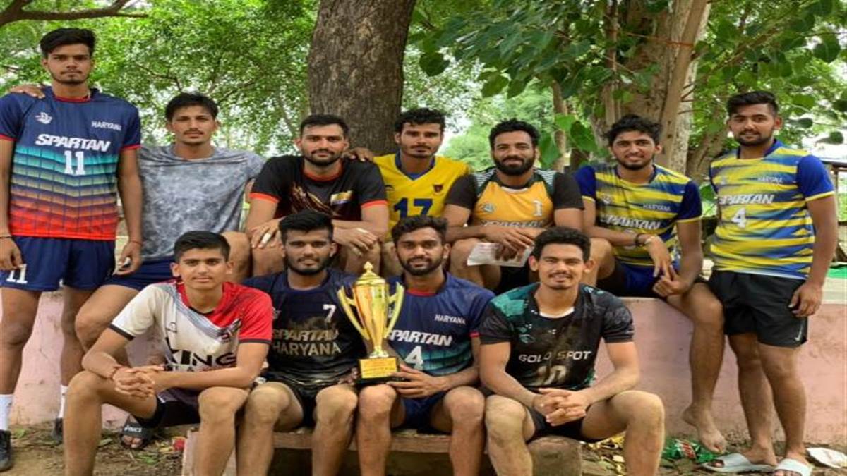 नेहरू स्टेडियम वालीबाल टीम ने जीता 31 हजार का इनाम Nehru Stadium