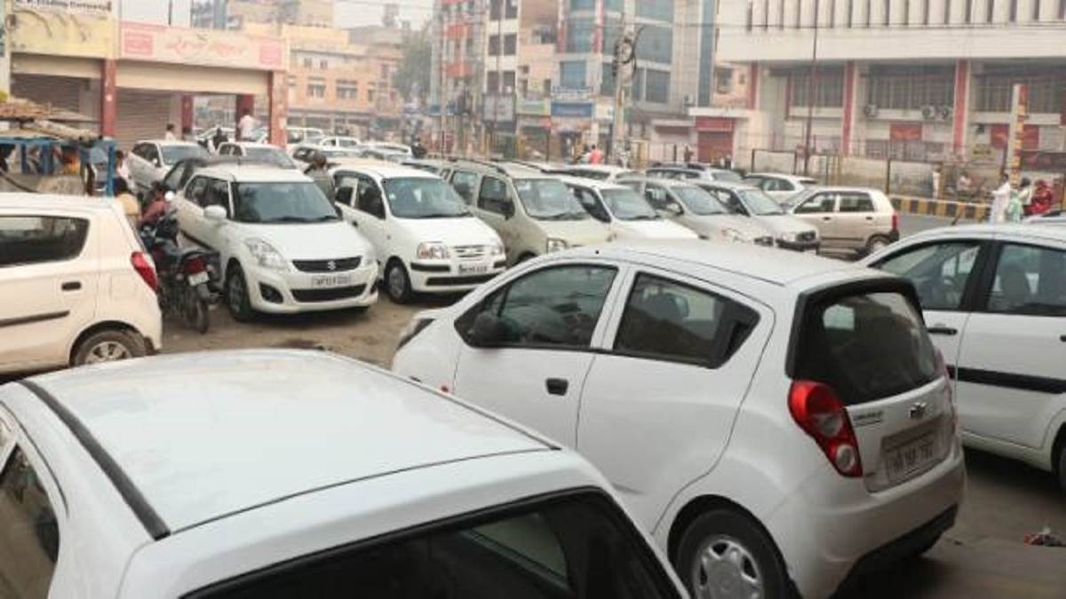 दिल्ली की इस 93 साल पुरानी मार्केट में फ्री मिलेगी कार पार्किंग, बस करनी होगी 2000 से ज्यादा की शॉपिंग।