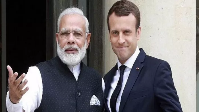 पीएम मोदी और इमैनुएल मैक्रों के बीच चर्चा