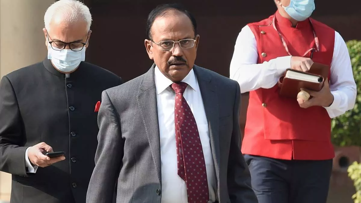 Ajit Doval की सुरक्षा में चूक मामले में क्यों नौकरी से बर्खास्त किए CISF के तीन कमांडो? क्या थी उनकी गलती, जो भारी पड़ी