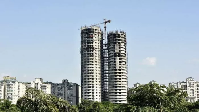नोएडा के ट्विन टावर में लगा विस्फोटक, 28 अगस्त को धमाकों के साथ ढह जाएगी 40 फ्लोर की बिल्डिंग।